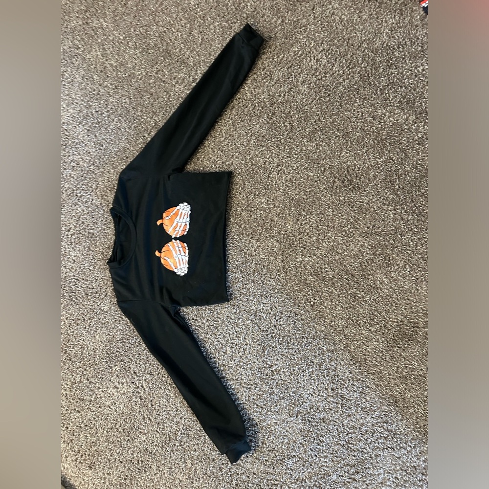 SHEIN Pumpkin and Skeleton Print Cropped Long-Sleeve